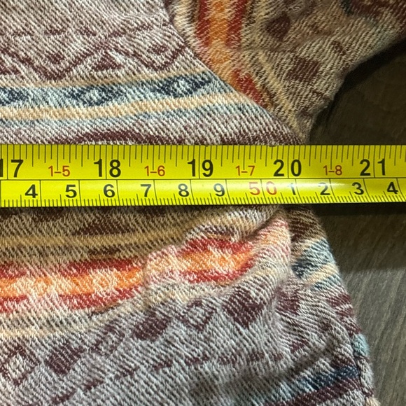 Multicolor Patterned Button-Up Shirt - Picture 4 of 7